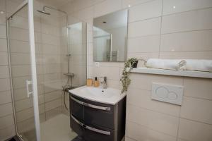 Appartements Ecrin Pontissalien - Studio with Parking : photos des chambres
