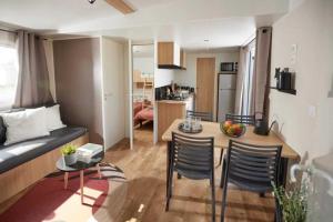 Campings Cabane 3 etoiles - eeiici : photos des chambres