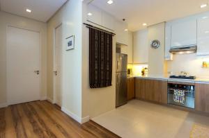 Elegant 2BR Apartment in Upscale Fort BGC Fast Wifi