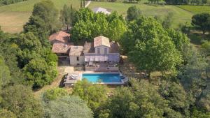Mas provençal authentique XXL avec grande piscine, terrain de pétanque et parc privé
