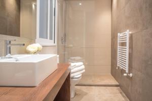 Experience the best of Madrid! Gran Vía Apartment for 6, comfort and style in the heart of Chueca III