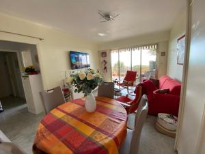 Appartement charmant à Villeneuve-Loubet 55 m² avec vue mer