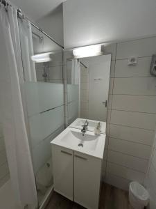 Hotels L'Aiglon Bylitis : photos des chambres