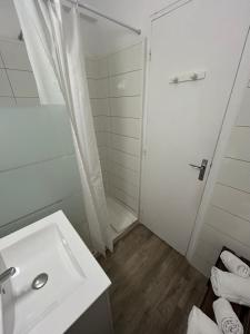 Hotels L'Aiglon Bylitis : photos des chambres
