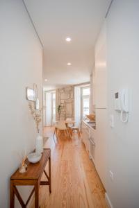 Liiiving in Porto - Aliados Stone Apartment