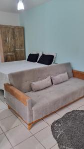 Kitnet - Aviação - 200mt da Praia com TV e WIFI