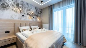 Hillside, Sun & Snow