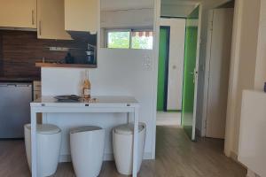 1 bedroom apartment with balcony near the beach