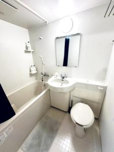 AMs 501 5 min to Ikebukuro 13 min to Shinjuku Station 19 min to Shibuya Station