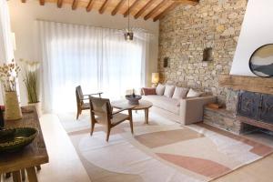 Lovely luxury villa with garden and private pool