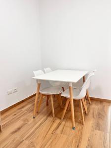 Azulejo apartment by Adriatic Living