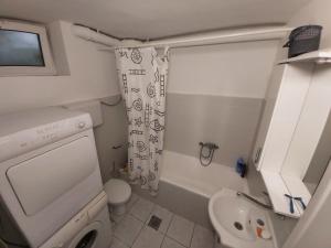 Two Bedrooms Apartment With Garden View