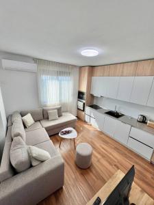 Azulejo apartment by Adriatic Living