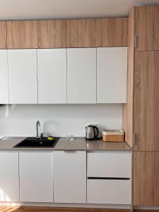 Azulejo apartment by Adriatic Living