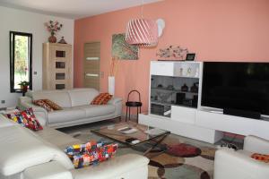 Villas Villa moderne avec jacuzzi, piscine et vue : photos des chambres