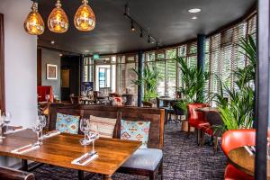 Harpers Steakhouse with Rooms, Haslemere
