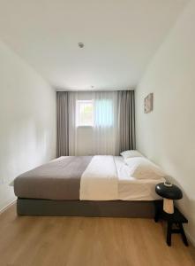 The Jongno Nest, Near Subway Stn, 1 Stop to Palace