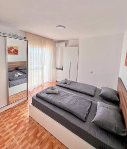 Solmare Suite by Adriatic Living