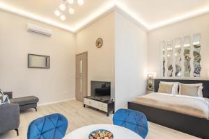 Very Central NEW and Modern Home