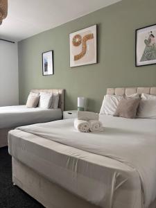 Media City Sleeps 4 Free Parking