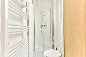 Appartements Quiet & Refurbished 1BR Parisian Retreat-Paris 16 : photos des chambres