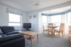 Quayside Court first floor flat 2 in center of Swanage with amazing sea views