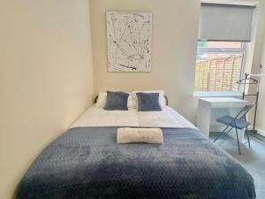 Comfy Four Bedroom Getaway - Free WiFi -Sleeps 9