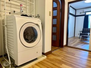 AMs 502 Movie 5 min to Ikebukuro 13 min to Shinjuku Station 19 min to Shibuya Station with coworking space