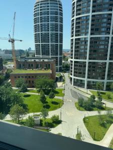 Sky park by Zaha Hadid- modern stay with Garage