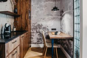 Czysta 4 - Apartament w Centrum Wrocławia, nowoczesny design, taras na dachu i przestrzeń do pracy - Wrocław - Fair Rentals