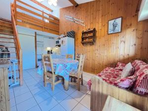 Appartements Charmant duplex avec parking et equipements bebe - FR-1-505-64 : photos des chambres