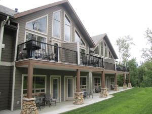 Elkwater Lake Lodge and Resort