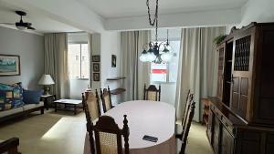 Apto Almeida e Moraes charmoso passos da praia de BC