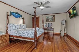 Spacious Niagara Falls Air Conditioning Parking Steam Shower