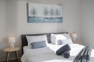 Modeina Modern Brand New 4BR Home