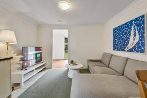 Great Value and Comfort Family Home 5 mins to Shops