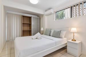 Great Value and Comfort Family Home 5 mins to Shops