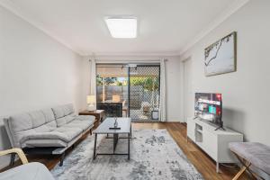 Cosy 4BR Home with Yard in Peaceful Keperra