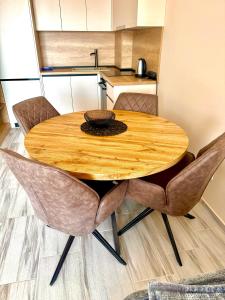 Sunny Hills Apartment