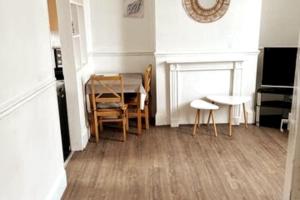 Central Skegness 1BD: Cozy Seaside Flat