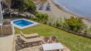 Cubos Beachfront Villa Khayyam