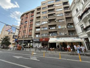 Victoriei Avenue Gem