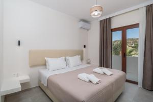 Villa Eva Milos near the beach and Adamas