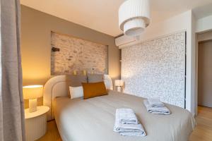 Raffinement Romain Cœur de Nimes Lumineux