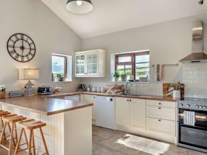 3 Bed in Sherborne 65854