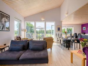 3 Bed in Hopton 88649