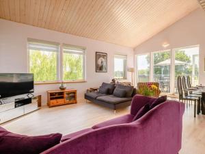 3 Bed in Hopton 88649