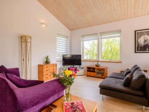 3 Bed in Hopton 88649