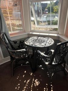 Clovelly Suite Four Poster Bed & Breakfast