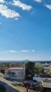 BOZCAADAYA KARŞI GEYİKLİ MERKEZDE TERASLI ÇATIKATı